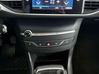 Usado Peugeot 308 129 CV (94 kW) 2021 Blanco Berlina