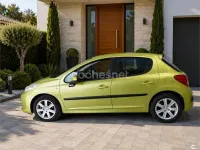 Usado Peugeot 207 90 CV (66 kW) 2007 Naranja Berlina