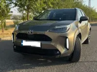 Usado Toyota Yaris Hybrid Active 92 CV (67 kW) 2024 Marrón Berlina