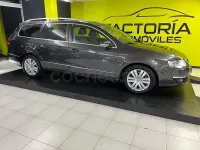 Usado VW Passat Highline 140 CV (102 kW) 2009 Gris / plata Familiar