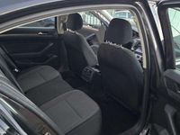 Usado VW Passat 122 CV (89 kW) 2022 Negro Familiar
