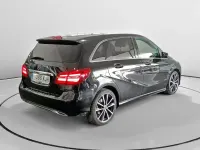 Usado Mercedes B180 109 CV (80 kW) 2018 Negro Utilitario