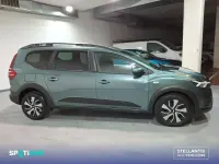Usado Dacia Jogger Expression 110 CV (80 kW) 2025 Verde Monovolumen