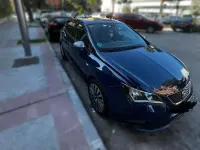 Usado Seat Ibiza CONNECT 95 CV (69 kW) 2016 Azul Berlina