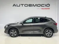 Usado Ford Kuga ST-Line 243 CV (178 kW) 2025 Gris / plata SUV