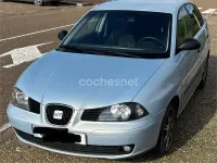 Usado Seat Cordoba 100 CV (73 kW) 2004 Azul Berlina