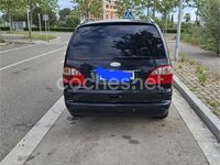 Usado Ford Galaxy Ghia 130 CV (95 kW) 2005 Negro Monovolumen