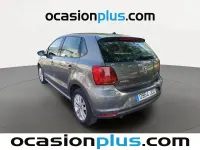 Usado VW Polo Advance 90 CV (66 kW) 2015 Gris Utilitario
