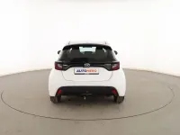 Usado Toyota Yaris Business Edition 116 CV (85 kW) 2022 Blanco Utilitario