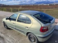Usado Renault Mégane 80 CV (58 kW) 2002 Verde Berlina