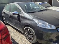 Usado Peugeot 208 Active 82 CV (60 kW) 2012 Negro Utilitario