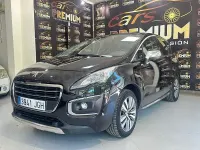 Usado Peugeot 3008 Access 120 CV (88 kW) 2015 Negro Familiar