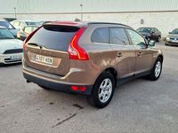 Usado Volvo XC60 Momentum 136 CV (100 kW) 2013 Marrón SUV