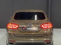 Usado Ford Mondeo Vignale 190 CV (139 kW) 2017 Marrón Berlina