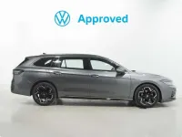 Usado VW Passat R-line 150 CV (110 kW) 2025 Gris Familiar