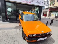 Usado BMW 318 115 CV (84 kW) 1987 Naranja Berlina
