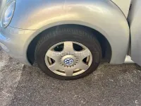 Usado VW New Beetle 115 CV (84 kW) 2000 Gris / plata Utilitario