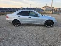 Usado Mercedes C220 Classic 143 CV (105 kW) 2000 Gris / plata Berlina