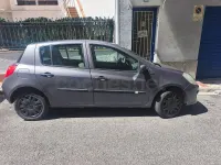 Usado Renault Clio II Privilege 105 CV (77 kW) 2007 Gris / plata Berlina