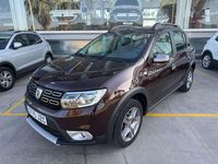 Usado Dacia Sandero 90 CV (66 kW) 2017 Marrón Utilitario