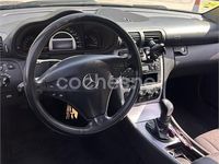 Usado Mercedes C180 143 CV (105 kW) 2004 Azul Berlina