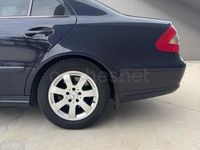 Usado Mercedes E220 Classic 170 CV (125 kW) 2008 Azul Berlina