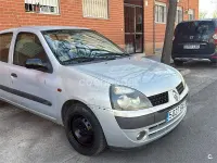 Usado Renault Clio 75 CV (55 kW) 2002 Gris / plata Berlina