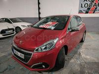Usado Peugeot 208 Access 82 CV (60 kW) 2016 Granate Utilitario