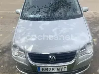 Usado VW Touran Advance 140 CV (102 kW) 2009 Gris / plata Monovolumen