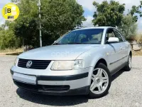 Usado VW Passat Highline 150 CV (110 kW) 2001 Gris / plata Berlina