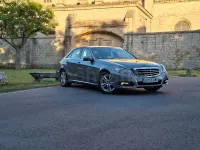 Usado Mercedes E200 136 CV (100 kW) 2010 Gris / plata Berlina