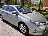 Usado Toyota Auris Active 126 CV (92 kW) 2013 Gris / plata Berlina