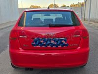 Usado Audi A3 Attraction 140 CV (102 kW) 2006 Rojo Utilitario
