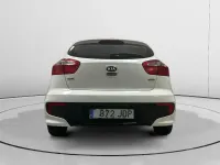 Usado Kia Rio 75 CV (55 kW) 2015 Blanco Berlina