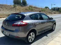 Usado Renault Mégane III Dynamique 140 CV (102 kW) 2010 Gris / plata Berlina