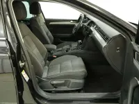 Usado VW Passat Executive 122 CV (89 kW) 2023 Negro Familiar