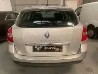 Usado Renault Laguna III Authentique 130 CV (95 kW) 2009 Gris / plata Familiar