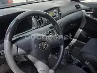 Usado Toyota Corolla Luna 110 CV (80 kW) 2004 Gris / plata Berlina