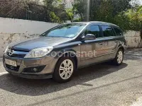 Usado Opel Astra Enjoy 110 CV (80 kW) 2011 Marrón Familiar