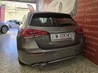 Usado Mercedes A180 116 CV (85 kW) 2019 Gris / plata Berlina