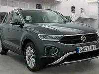 Usado VW T-Roc Life 116 CV (85 kW) 2023 Gris SUV