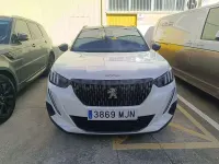 Usado Peugeot 2008 GT 130 CV (95 kW) 2023 Blanco SUV