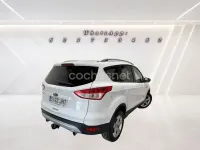 Usado Ford Kuga Trend 136 CV (100 kW) 2015 Blanco SUV
