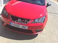 Usado Seat Ibiza Reference 90 CV (66 kW) 2016 Rojo Berlina
