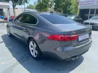Usado Jaguar XF Prestige 163 CV (119 kW) 2016 Gris / plata Berlina