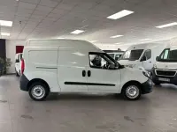 Usado Fiat Doblò 2018 Blanco Monovolumen
