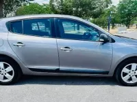 Usado Renault Mégane Dynamique 105 CV (77 kW) 2010 Gris / plata Berlina