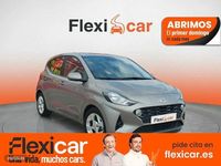 Usado Hyundai i10 67 CV (49 kW) 2022 Gris Utilitario