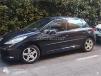 Usado Peugeot 207 70 CV (51 kW) 2009 Negro Berlina