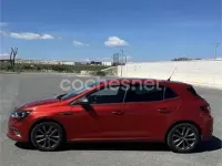 Usado Renault Mégane GT Line GT-Line 130 CV (95 kW) 2017 Rojo Berlina